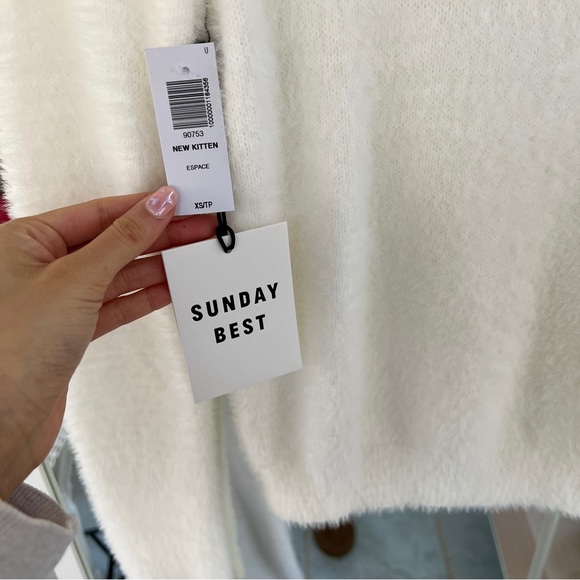 NWT Aritzia Sunday Best New Kitten Sweater Espace - Picture 3 of 9